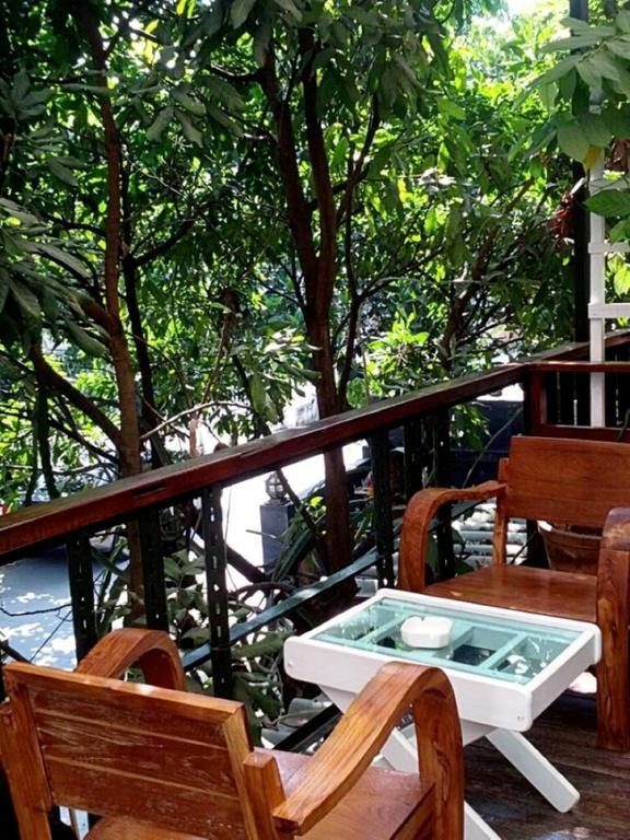 The Old Car Guesthouse Chiang Mai Exterior foto