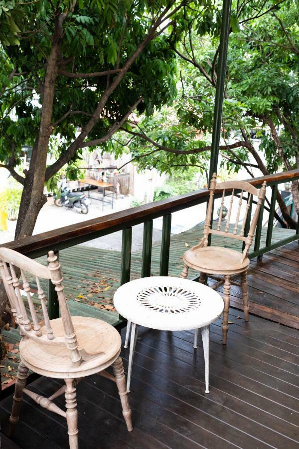 The Old Car Guesthouse Chiang Mai Exterior foto