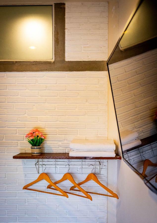 The Old Car Guesthouse Chiang Mai Exterior foto